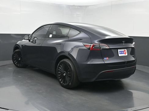 Used 2024 Tesla Model Y Long Range AWD/4WD image 21