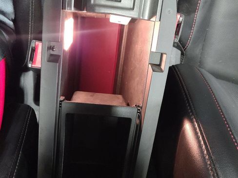 Used 2017 Chevrolet Equinox Premier w/ Enhanced Convenience Package image 38