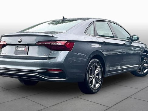 Used 2022 Volkswagen Jetta SE w/ Panoramic Sunroof Package FWD image 13