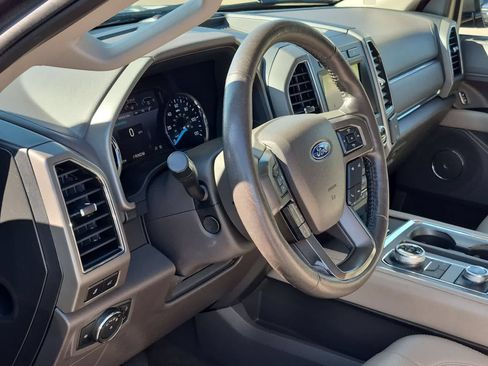 Used 2020 Ford Expedition Max XLT w/ Equipment Group 202A AWD/4WD image 10