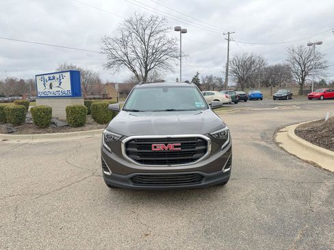 Used 2019 GMC Terrain SLE w/ Driver Convenience Package image 2
