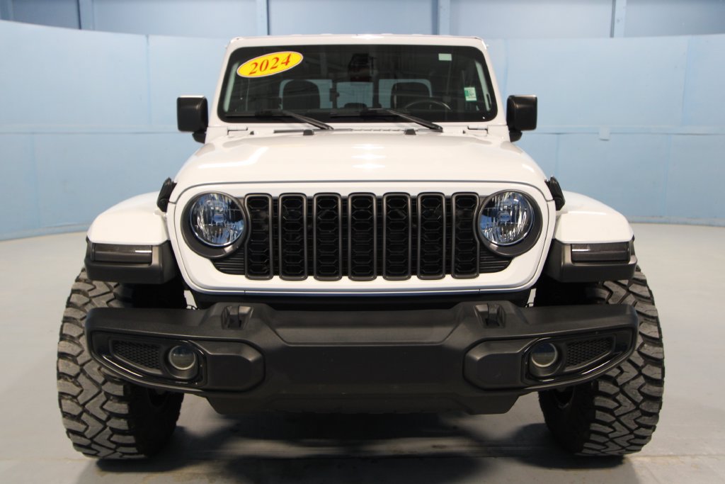 Used 2024 Jeep Gladiator Sport AWD/4WD image 24