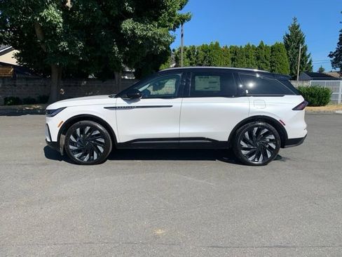 New 2026 Lincoln Nautilus Reserve AWD/4WD image 2