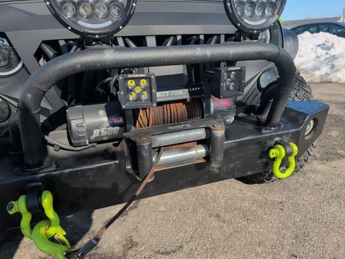 Used 2018 Jeep Wrangler Sport AWD/4WD image 12