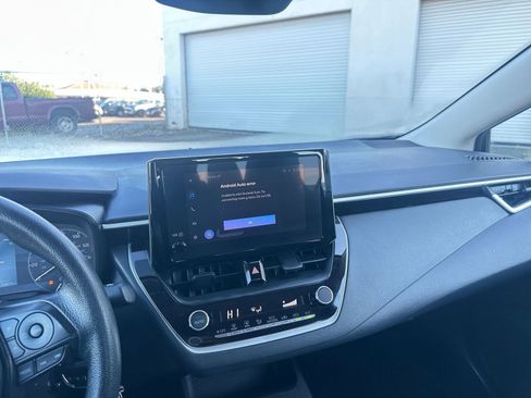 Used 2025 Toyota Corolla LE image 21