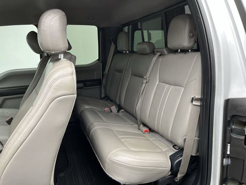 Used 2017 Ford F150 XLT w/ Equipment Group 302A Luxury AWD/4WD image 11