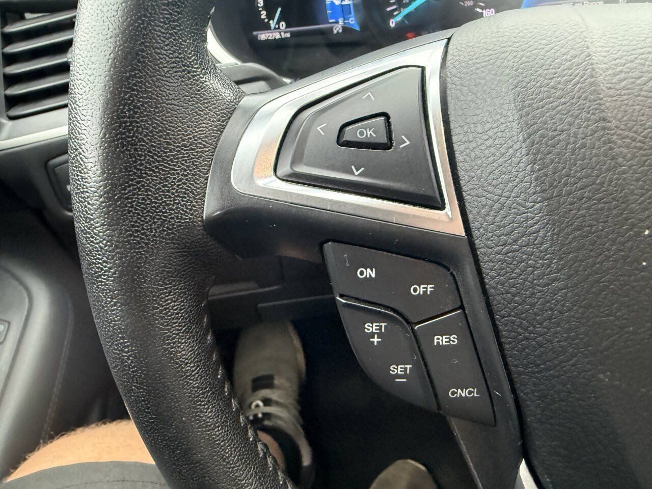 Used 2021 Ford Edge SEL w/ Convenience Package AWD/4WD image 22