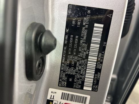 Used 2022 Toyota Highlander LE image 31