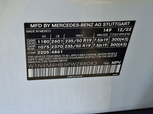 Used 2023 Mercedes-Benz GLB 250 4MATIC image 25
