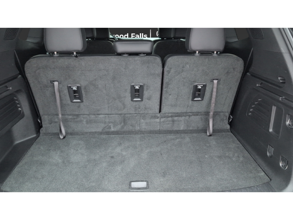 Certified 2026 GMC Acadia Elevation w/ Elevation Premium Package AWD/4WD image 23