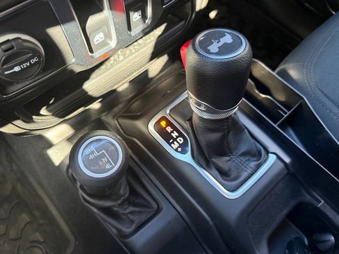 Used 2021 Jeep Wrangler Sport S image 23