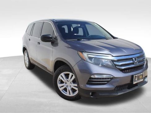 Used 2016 Honda Pilot LX image 2