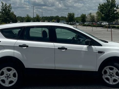Used 2017 Ford Escape S FWD image 4