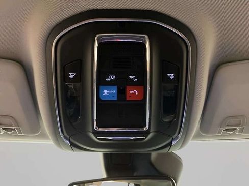 Used 2024 Jeep Grand Cherokee Laredo RWD image 50