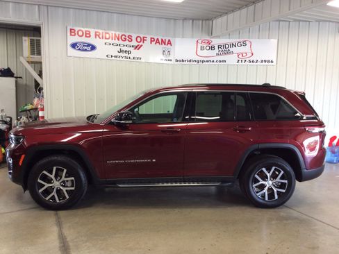 Used 2024 Jeep Grand Cherokee Limited image 2