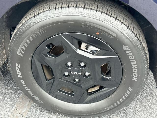 Used 2026 Kia Carnival FWD image 32