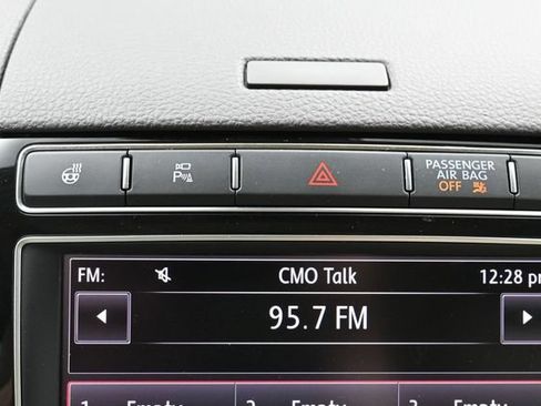 Used 2016 Volkswagen Touareg Sport AWD/4WD image 20