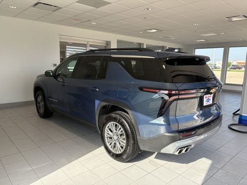 Used 2026 Chevrolet Traverse LT w/ Driver Confidence Package AWD/4WD image 7