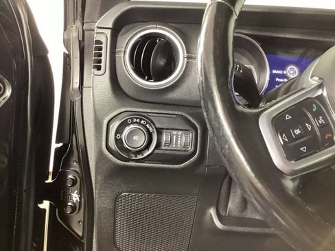 Used 2020 Jeep Wrangler Unlimited Sahara AWD/4WD image 13