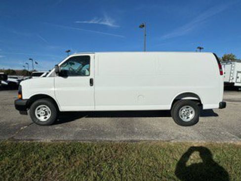 New 2025 Chevrolet Express 2500 w/ Driver Convenience Package image 8