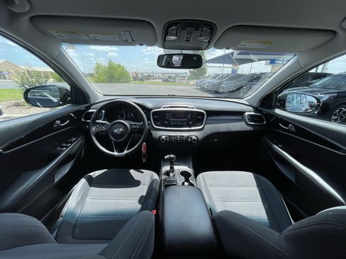 Used 2017 Kia Sorento L FWD image 23