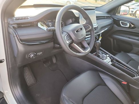 New 2026 Jeep Compass Latitude image 16