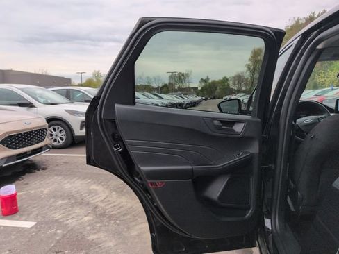 Certified 2023 Ford Escape Active AWD/4WD image 23