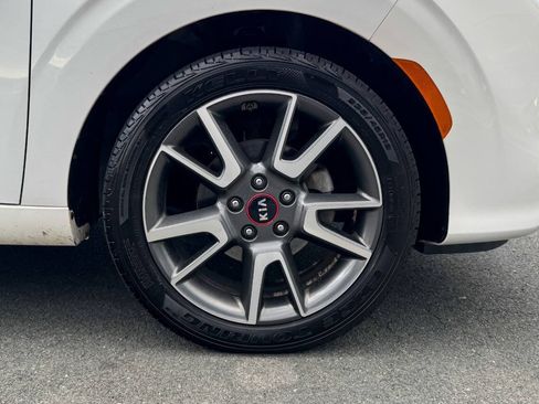 Used 2020 Kia Soul GT-Line FWD image 10