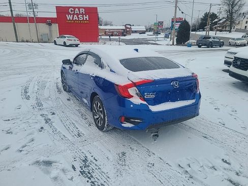 Used 2017 Honda Civic EX image 4