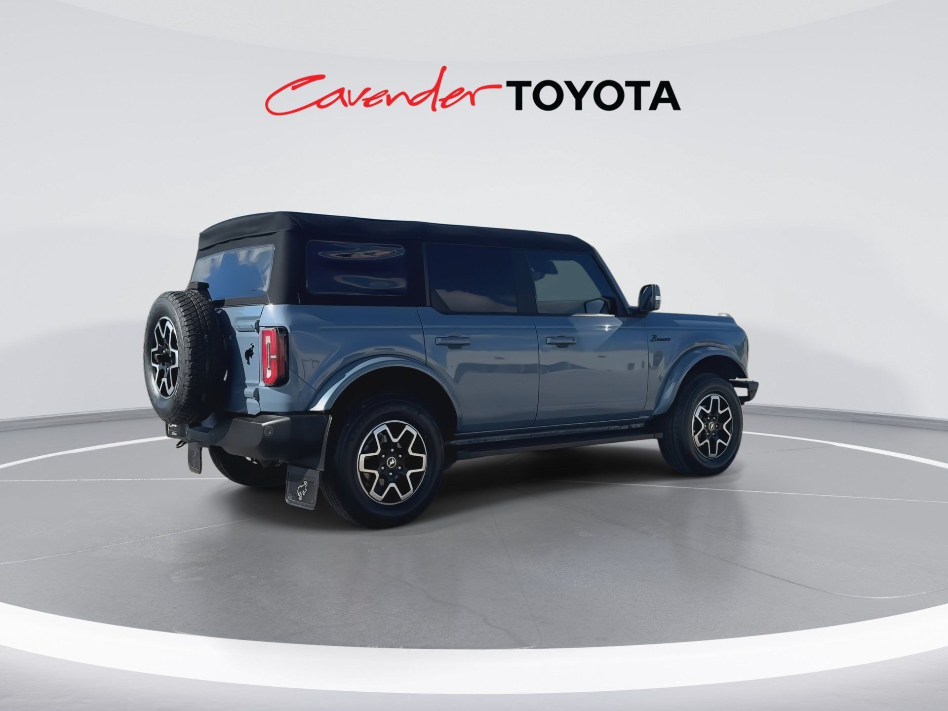 Used 2024 Ford Bronco Outer Banks AWD/4WD image 8