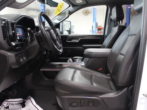 Used 2025 Chevrolet Silverado 2500 LTZ w/ LTZ Premium Package AWD/4WD image 14