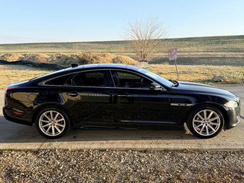 Used 2016 Jaguar XJ R-Sport image 5