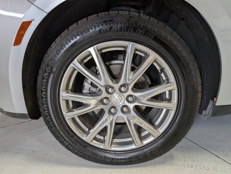 Used 2022 Buick Enclave Premium AWD/4WD image 15