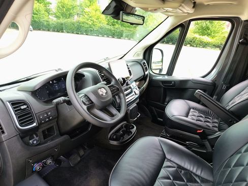 Used 2023 RAM ProMaster 2500 w/ Driver Convenience Group FWD image 29