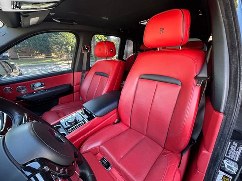 Used 2021 Rolls-Royce Cullinan image 28