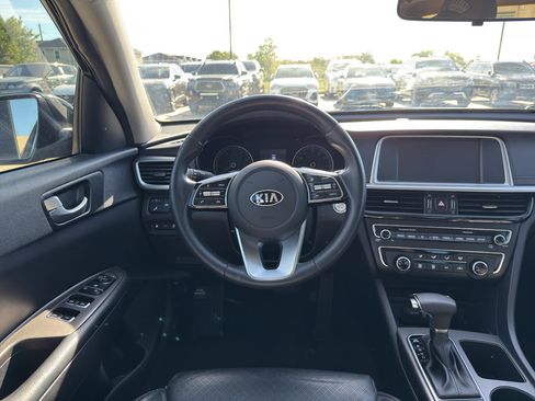 Used 2020 Kia Optima SE FWD image 12