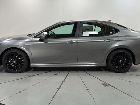 New 2026 Toyota Camry SE image 8