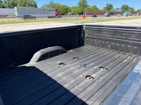 Used 2021 Chevrolet Silverado 2500 Custom w/ Custom Value Package AWD/4WD image 15