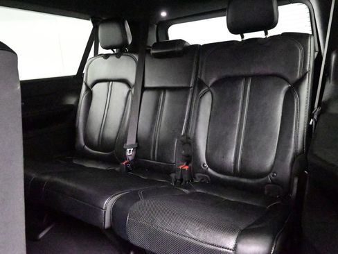 Used 2024 Jeep Wagoneer L Series II w/ Flexible Seating Group AWD/4WD image 19