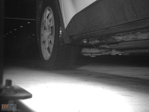 Used 2019 Toyota C-HR LE image 5