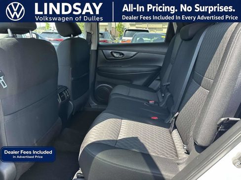 Used 2017 Nissan Rogue SV AWD/4WD image 14