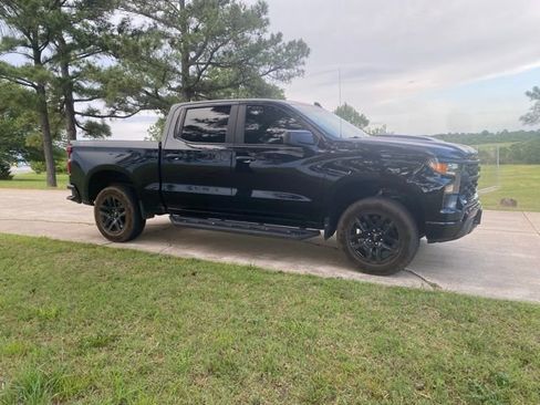 Used 2022 Chevrolet Silverado 1500 Custom Trail Boss w/ Midnight Edition AWD/4WD image 12