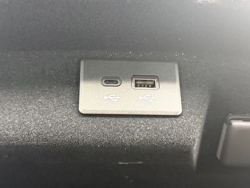 Used 2025 Cadillac Escalade ESV Premium Luxury Platinum w/ LPO, Floor Liner Package AWD/4WD image 6