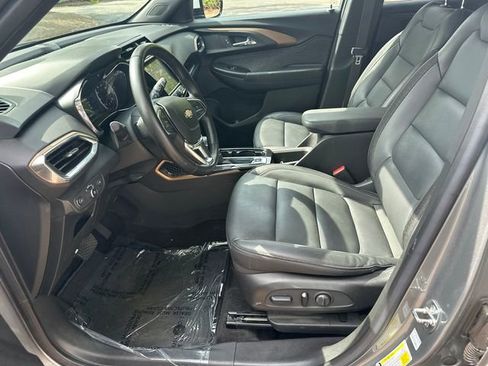 Used 2023 Chevrolet TrailBlazer ACTIV w/ Sun and Liftgate Package FWD image 11