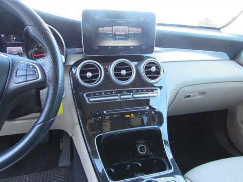 Used 2017 Mercedes-Benz GLC 300 4MATIC image 16