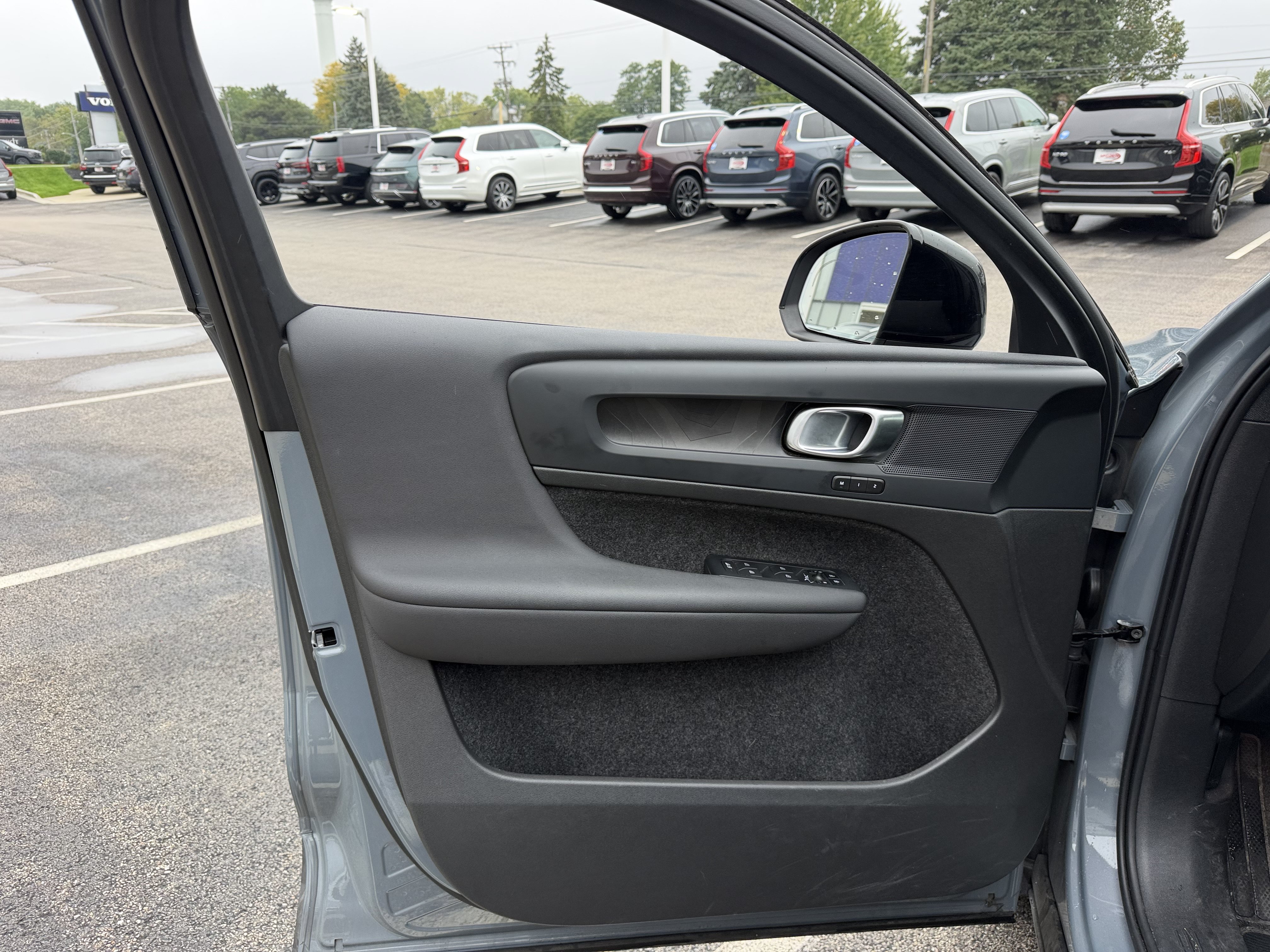 Used 2023 Volvo C40 P8 Recharge Plus AWD/4WD image 7