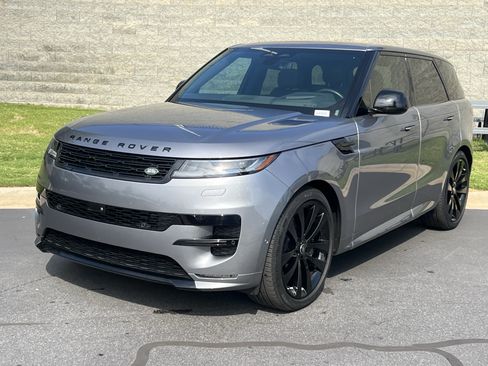 Used 2025 Land Rover Range Rover Sport Dynamic SE AWD/4WD image 2