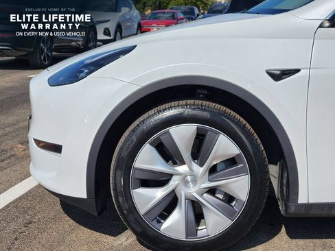 Used 2024 Tesla Model Y Long Range AWD/4WD image 9