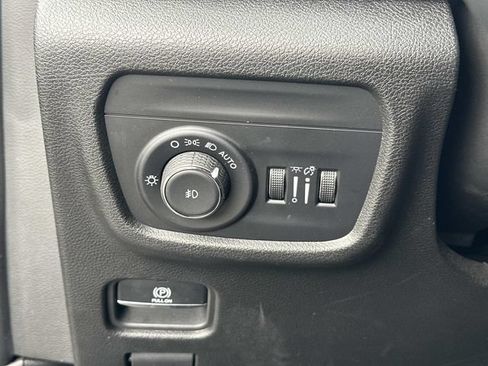 Used 2023 Jeep Grand Cherokee Limited AWD/4WD image 26