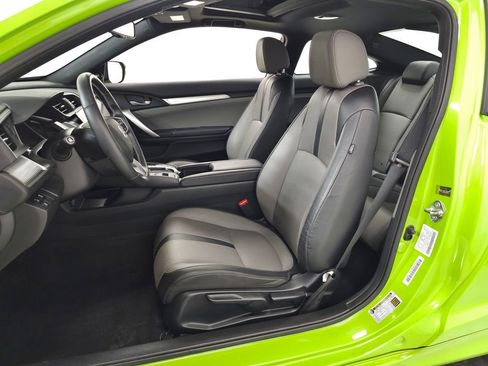 Used 2017 Honda Civic Touring image 16
